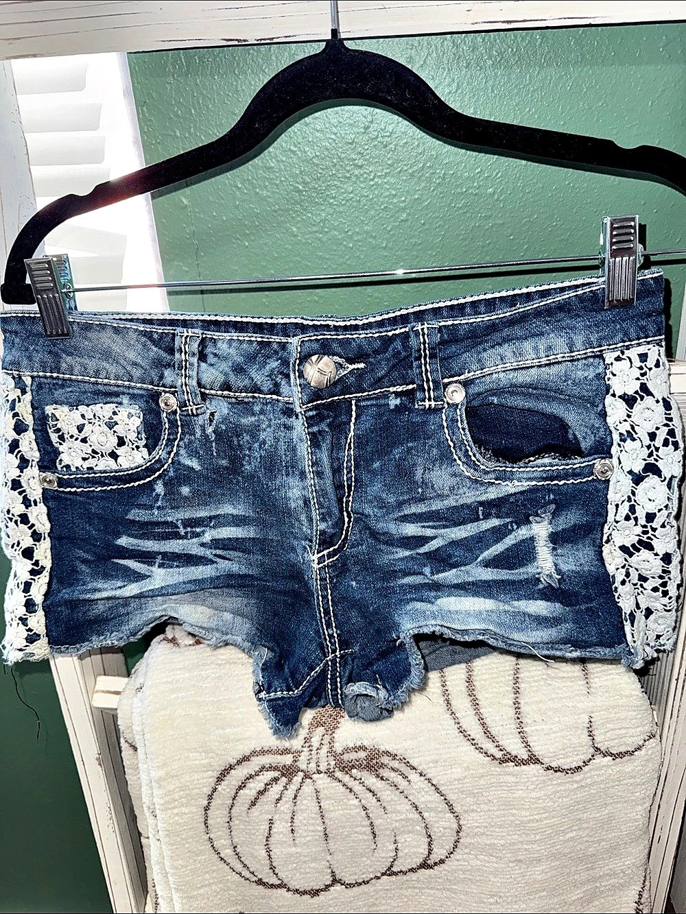 Almost famous Lace Denim Shorts in Blue & WhitF